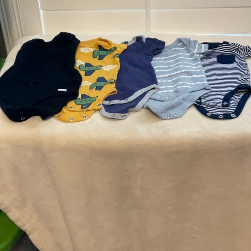 Assorted Color Kids Bodysuits Set